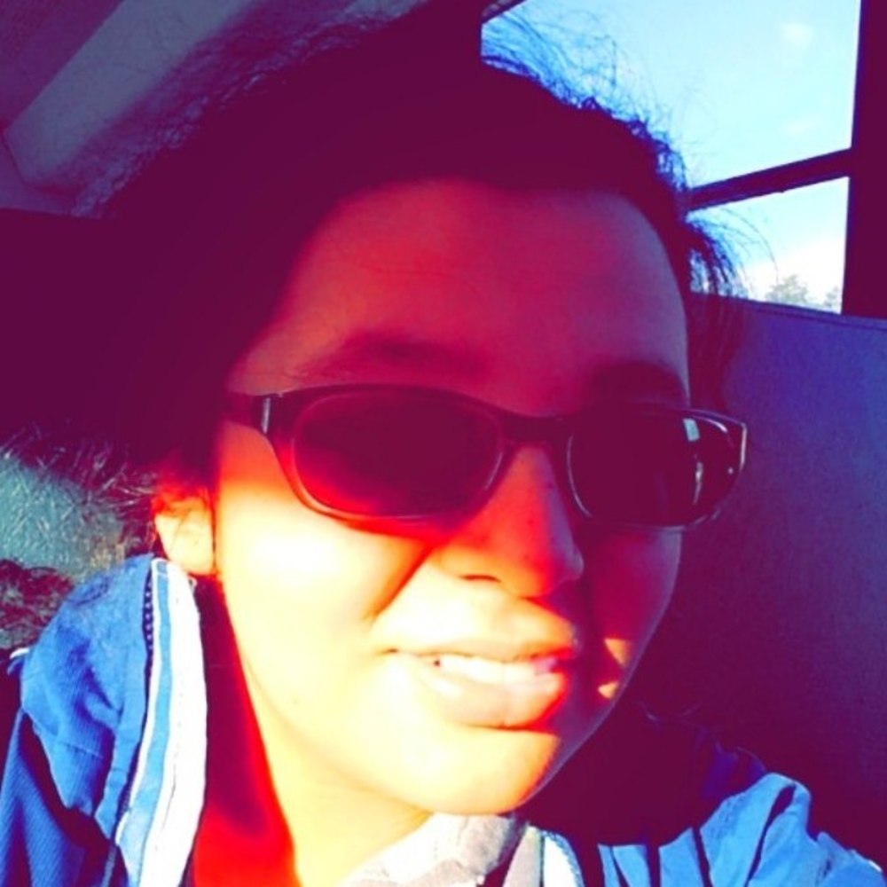Meet your Posher, Deenaya